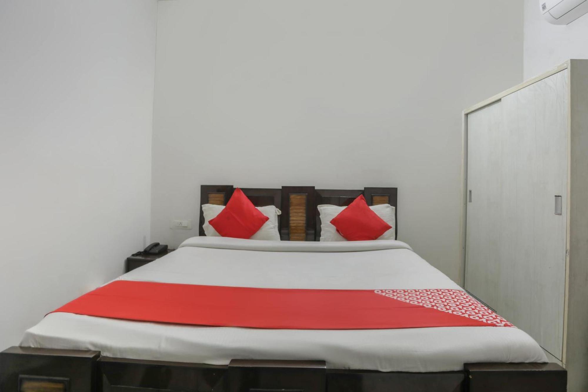 Hotel O Aarush Jhajhar Kültér fotó